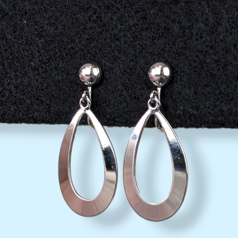 (2/$20) V. Oval Cut Out Dangle Earrings